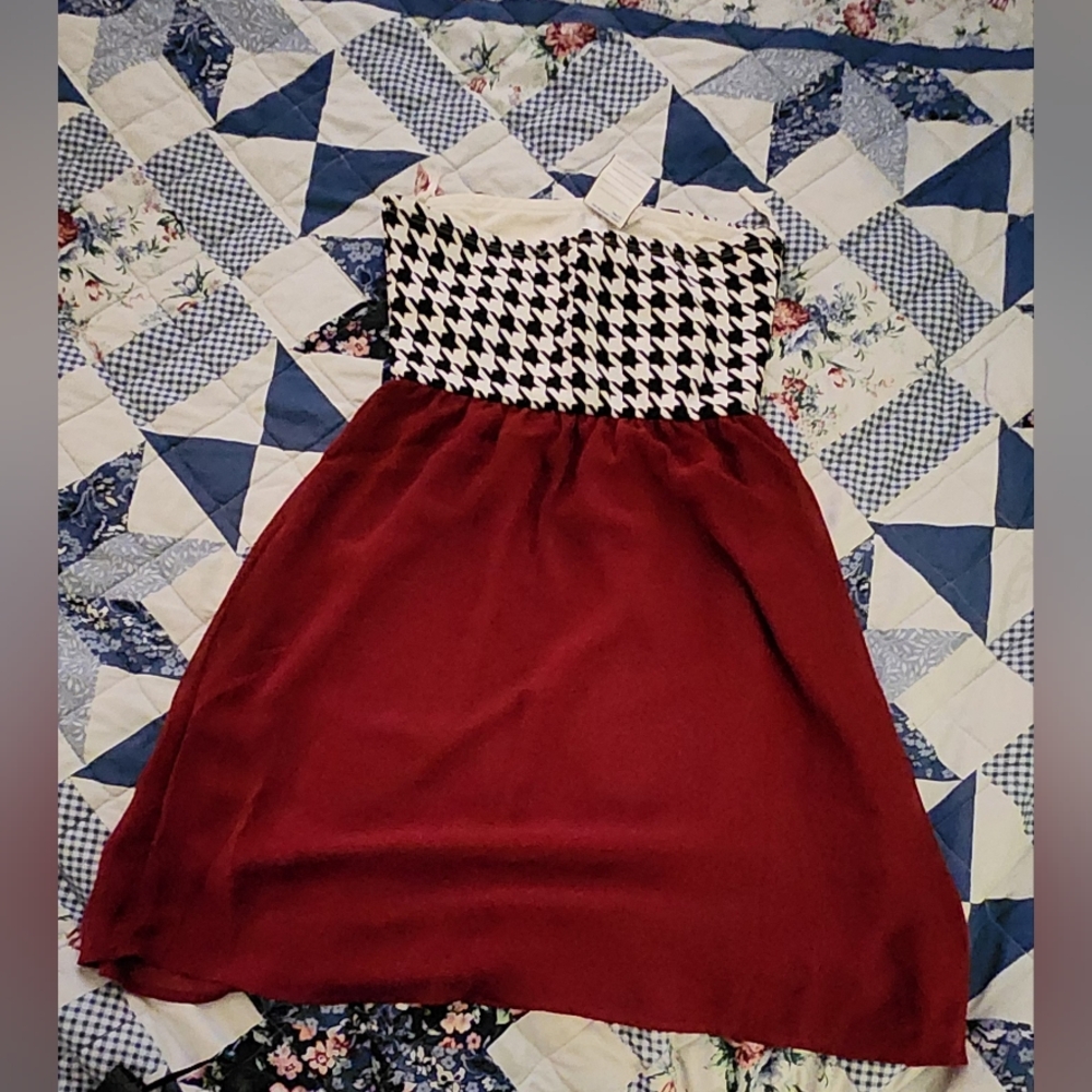 Dress - Picture 2 of 3